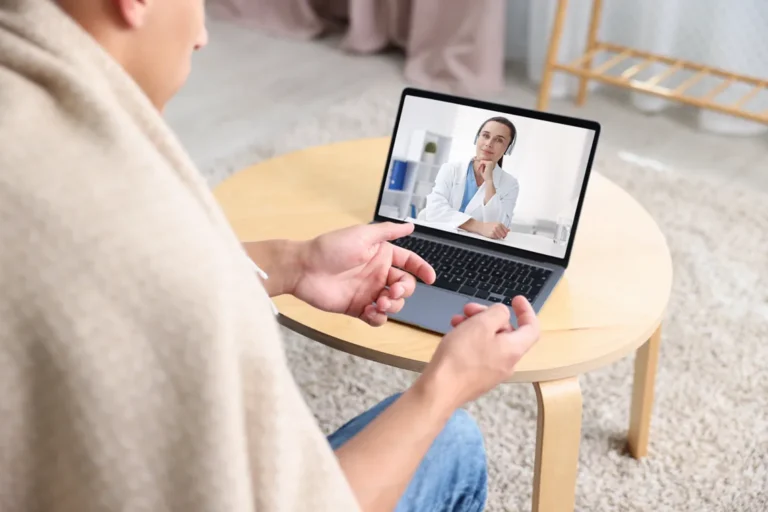 Anvisa proíbe plataforma Voy de consultas online