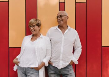 Falta de representatividade das marcas influencia consumidores 40+ na decisão de compra