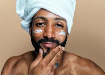 Beleza masculina cresce no mercado global, que deve chegar a US$ 1,52 tri até 2035