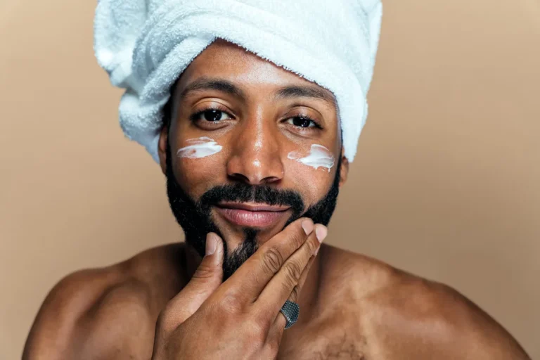 Beleza masculina cresce no mercado global, que deve chegar a US$ 1,52 tri até 2035