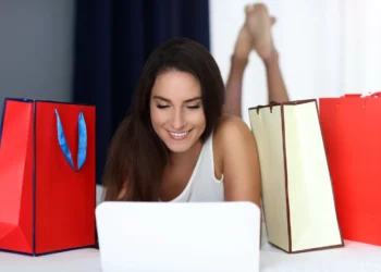 Fazer compras sem gastar? Conheça o site que simula a experiência de compra