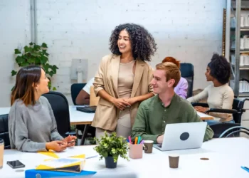 Eu, você e as empresas que a gente conhece: pessoas, cultura e o olhar de fora