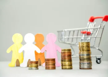 Pleno emprego, mas não pleno consumo: a nova disputa pelo orçamento do brasileiro