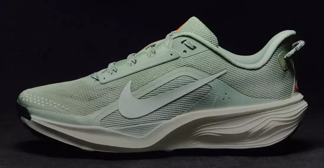 O que está por trás da decisão da Nike de cortar milhares de distribuidores na China