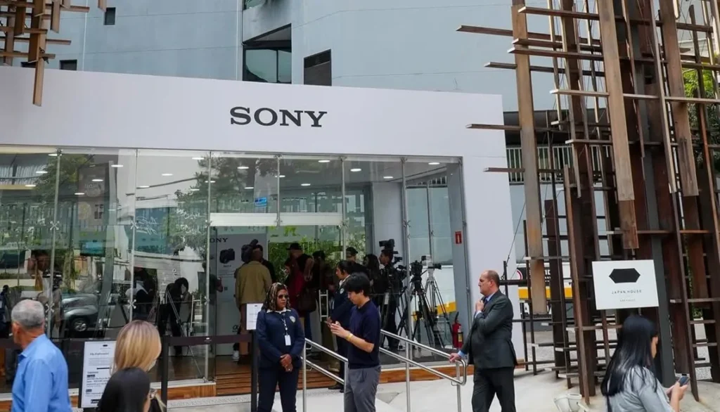 Sony cria casa de vidro em SP para apresentar novas câmeras