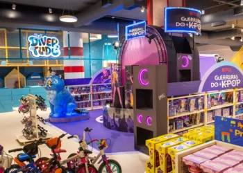 Ri Happy estreia loja com arena Netflix, café Monopoly e nova marca para "kidults"
