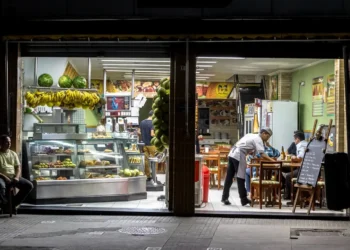 Insegurança leva brasileiros a desistirem de compras presenciais